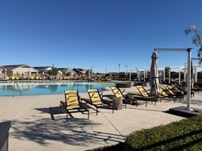 Building Photo - Brand New 2-Bedroom, 2-Bath Home in Four Seasons at Homestead (Adult Community)