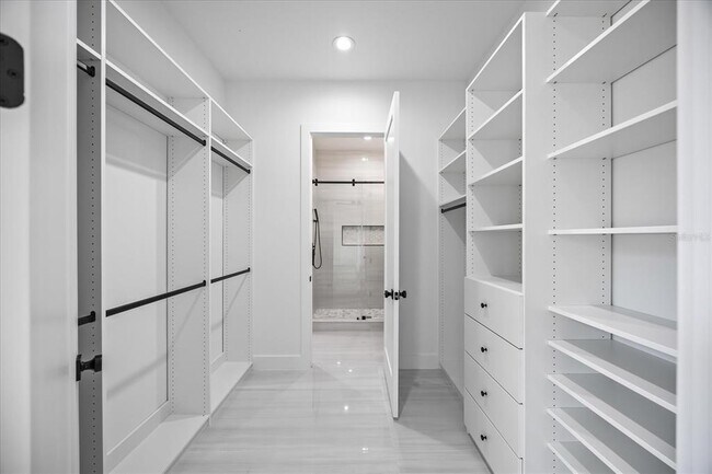 Building Photo - 3601 W Platt St