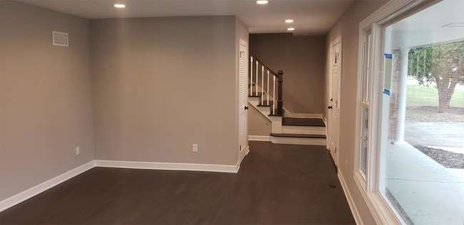 Building Photo - 5782 Hoylake Dr