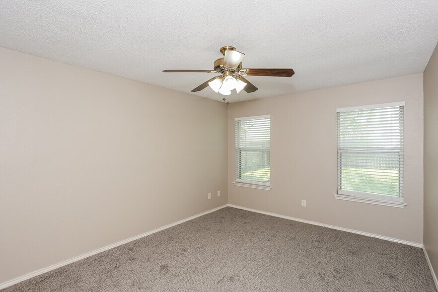 Building Photo - 6406 Brookglen Dr