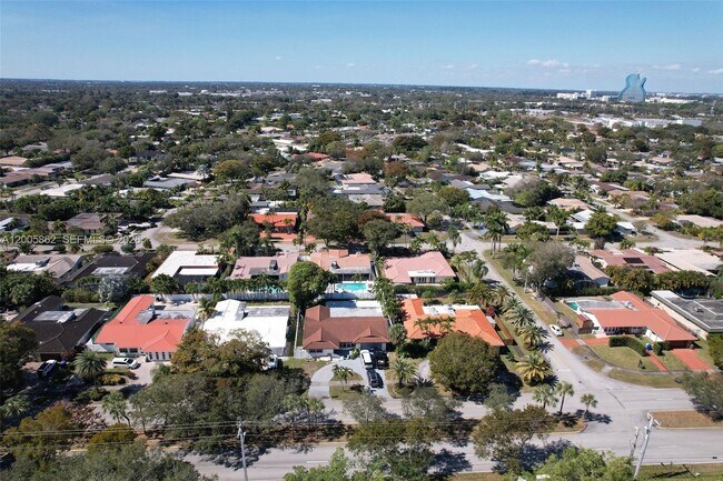 Building Photo - 3460 N 46th Ave