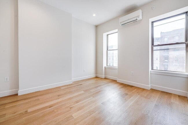 Building Photo - 1021 Washington St