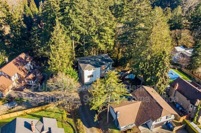 Building Photo - 7229 Turquoise Dr SW