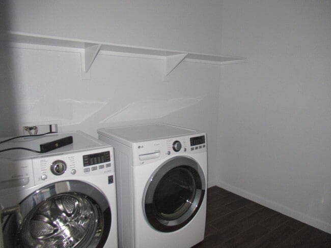 Building Photo - MULBERRY