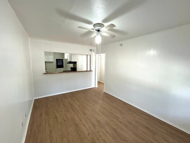 Building Photo - 520 Prado St