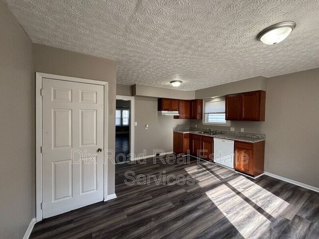 Building Photo - 525 Harrison Ave