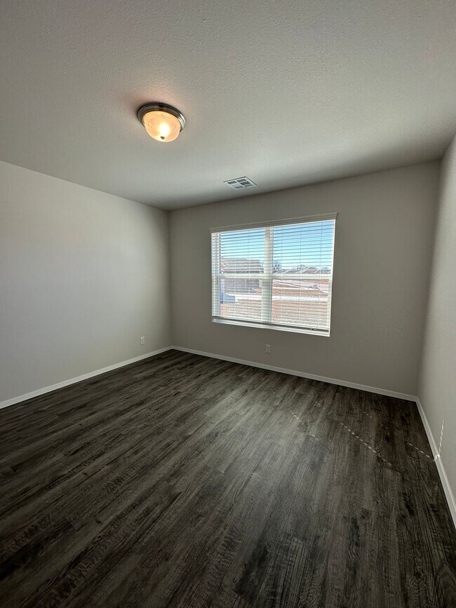 Building Photo - *Pre-leasing* Four Bedroom | Two Bath Home...