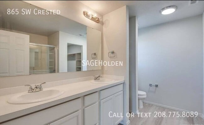 Building Photo - 865 SW Crested-