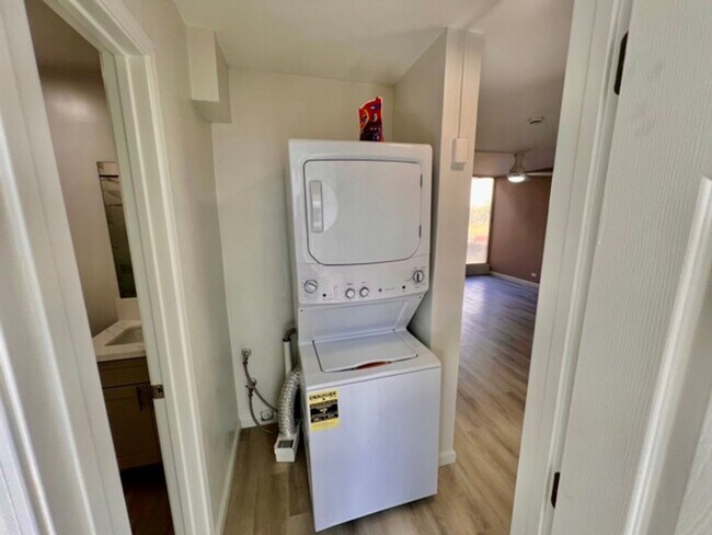 Building Photo - Waipio Gardens 2 Bed/1 Bath/1 Parking