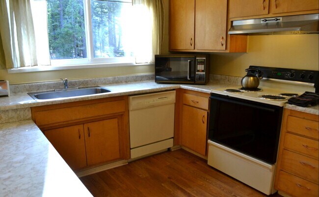 Building Photo - 544 Koru St