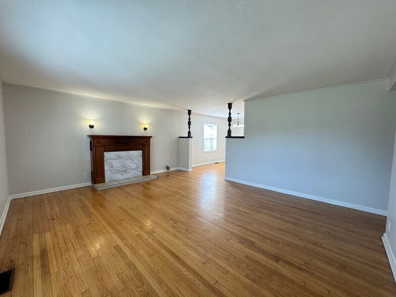 Building Photo - 6007 NW 32nd St