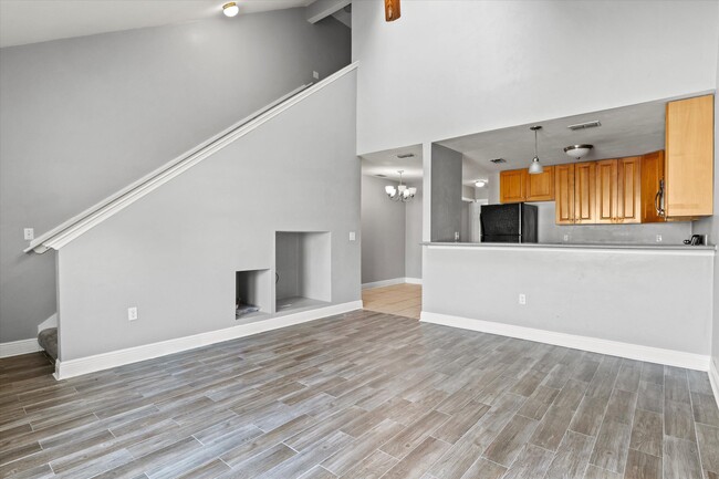 Building Photo - 3194 Sawtooth Dr