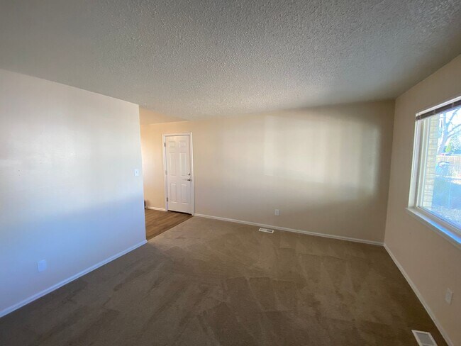 Building Photo - single family home
