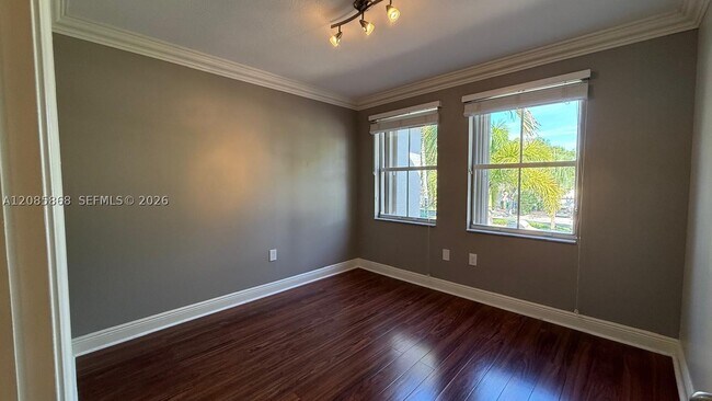 Building Photo - 4735 SW 164th Ave