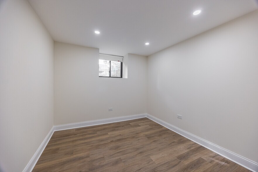 Building Photo - 4636 N Hamilton Ave