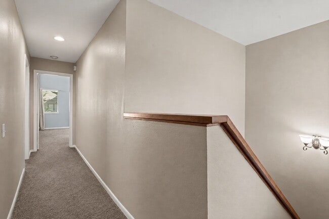 Building Photo - 1556 Prairie Grove Dr