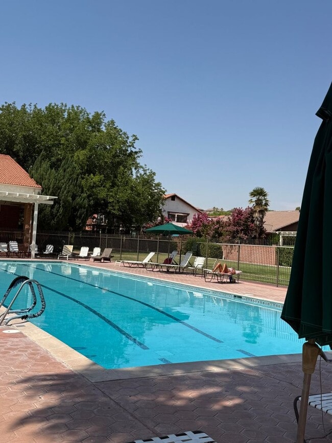 Building Photo - Single-Level Home in St. George with Community Pool, Gym, and More!