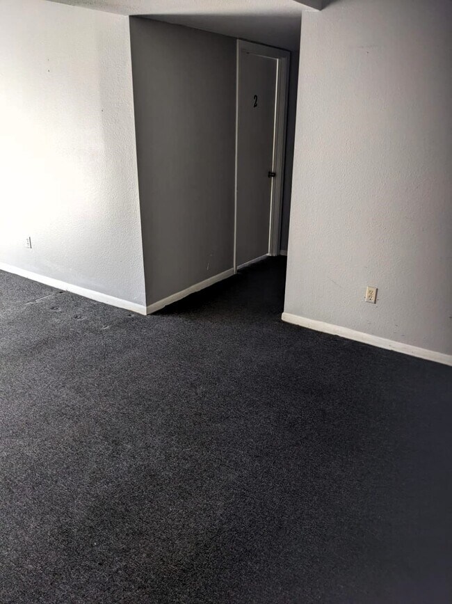 Building Photo - 8421 Hearth Dr