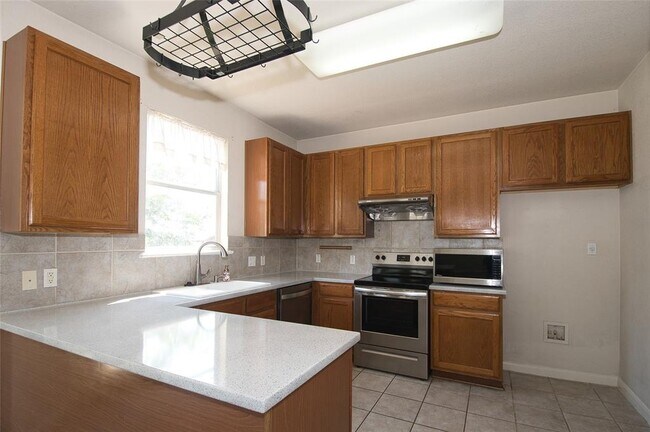Building Photo - 16807 Luckenwald Dr