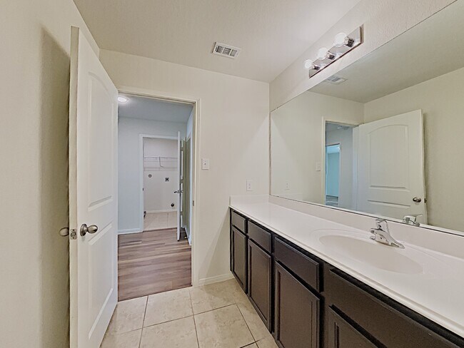 Building Photo - 6731 Sabinal