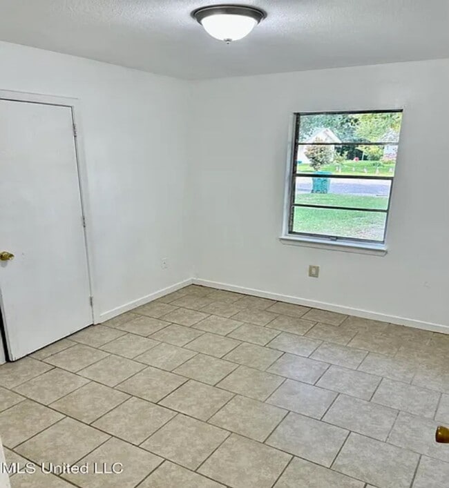 Building Photo - Gulfport 3 Bedroom