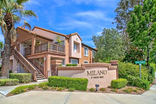 Milano condos are ideally located within two blocks for grocery, pharmacy, restaurants and freeways - 25252 Via Lido