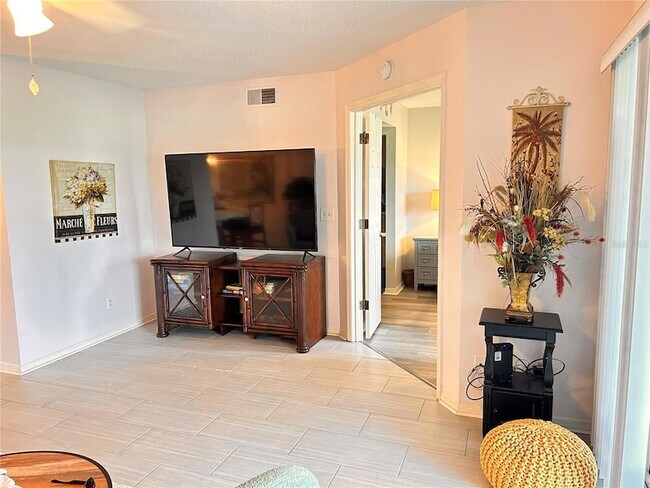 Building Photo - 433 Cerromar Ln