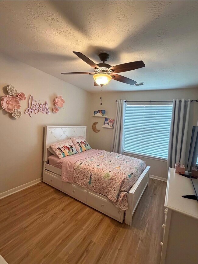 Building Photo - 1811 Emerald Lake Ct