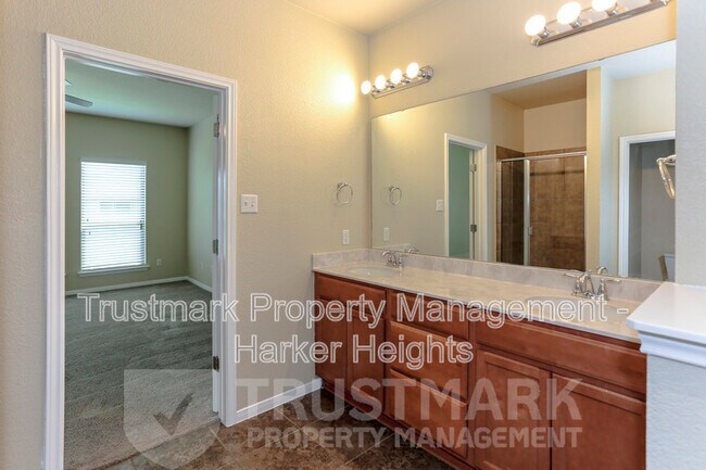 Building Photo - 8121 Iron Gate Dr