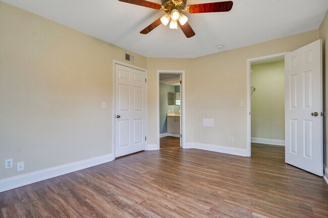 Building Photo - 370 Lake Tahoe Ct