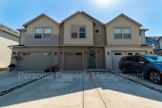 Building Photo - 5705 NE 59th Way