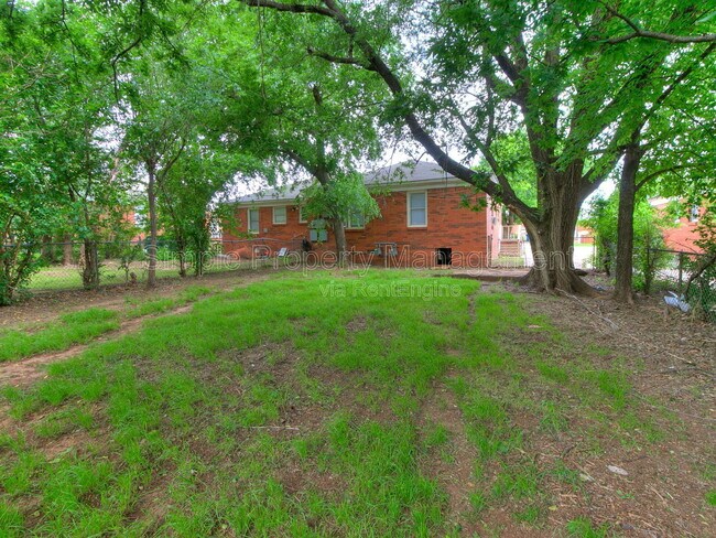 Building Photo - 538 E Indian Dr