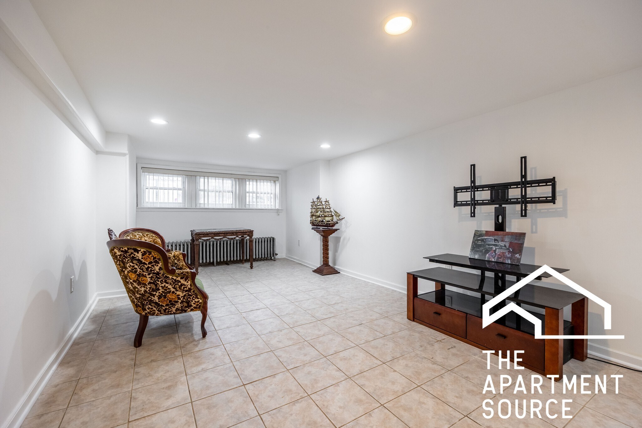 Building Photo - 2305 N Melvina Ave