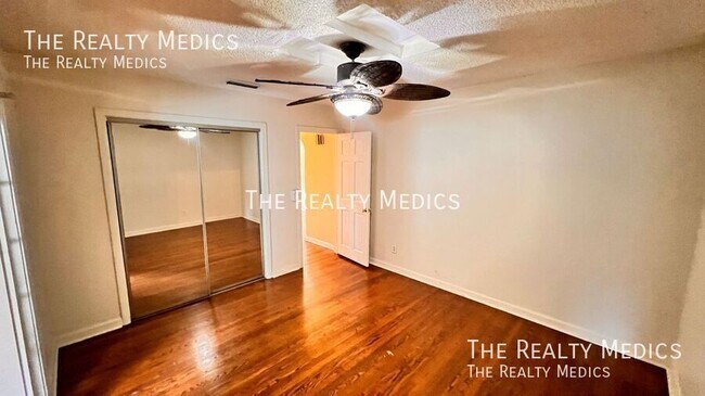 Building Photo - 1807 N Park Ave