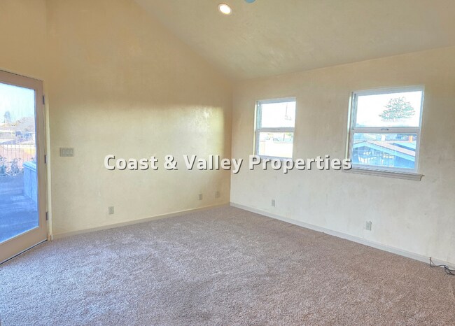 Building Photo - South Salinas Home for RENT!!!