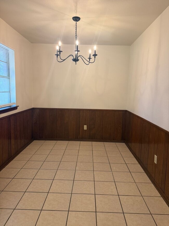 Building Photo - 3/2/2 in ALEDO - BIG YARD - GREAT PRICE!!!