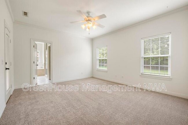 Building Photo - 4003 SW Hawthorne Pl