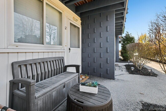 Building Photo - 4 Wyndover Woods Ln