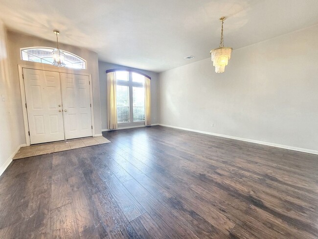 Building Photo - 3/BR, 2/BA Home with Spacious Layout & Lar...