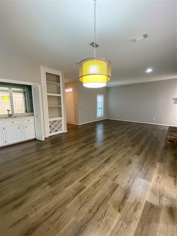 Building Photo - 1539 Bering Dr