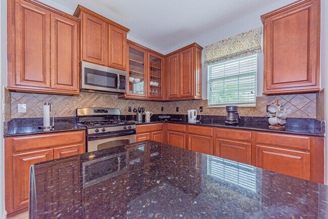 Building Photo - 4250 Diamond Square