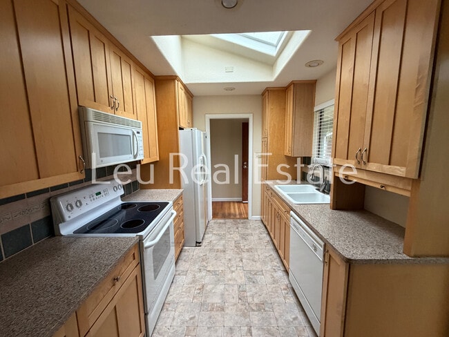 Building Photo - 108 Montrose Ct