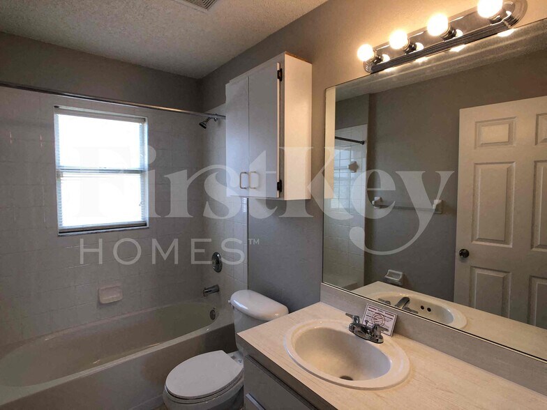 Building Photo - 9801 Morris Glen Way