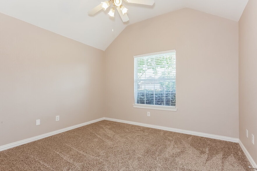 Building Photo - 4613 Daisy Leaf Dr