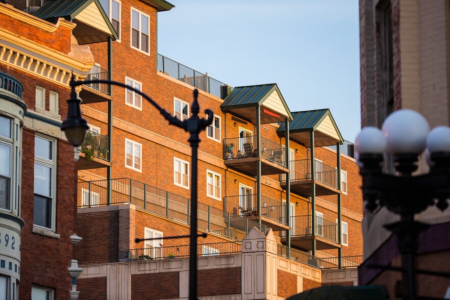 Building Photo - The Residences at Market Square