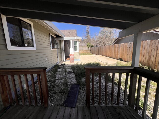 Building Photo - 153 Cypress Hill Dr