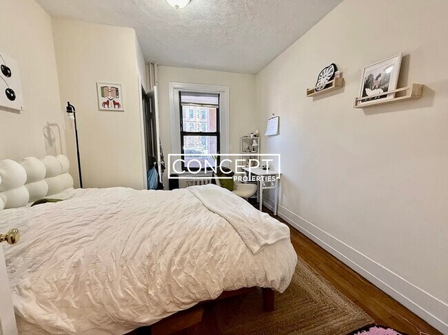 Building Photo - 452A Park Dr. Unit 1B