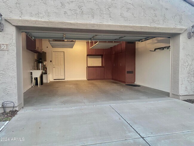 Building Photo - 5230 W Redbird Rd