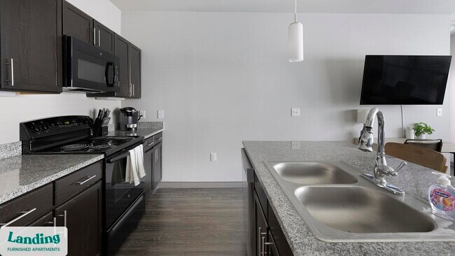 Building Photo - 650 S Main St