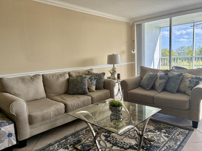 Building Photo - 2691 S Course Dr